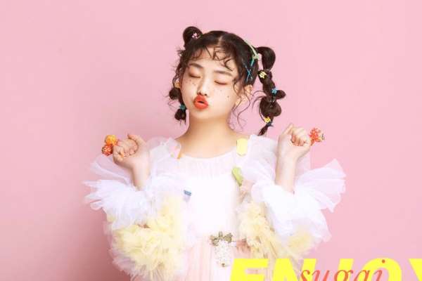 3个主题·3套服装·15张精修·拍摄90分钟
