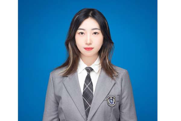 【证件照】·1个主题·1套服装·1张精修·拍摄30分钟