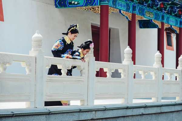 【亲子照】·1个主题·2套服装·10张精修·拍摄120分钟