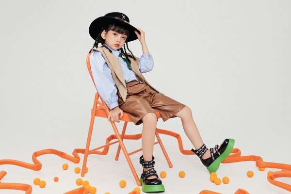 【儿童摄影】·3个主题·3套服装·20张精修·拍摄90分钟