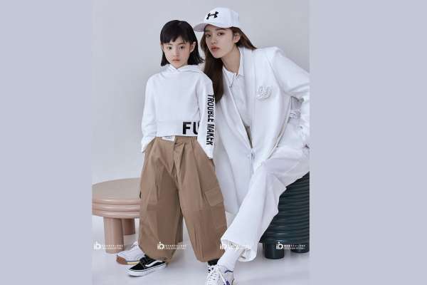 【亲子照】·3个主题·3套服装·16张精修·拍摄100分钟
