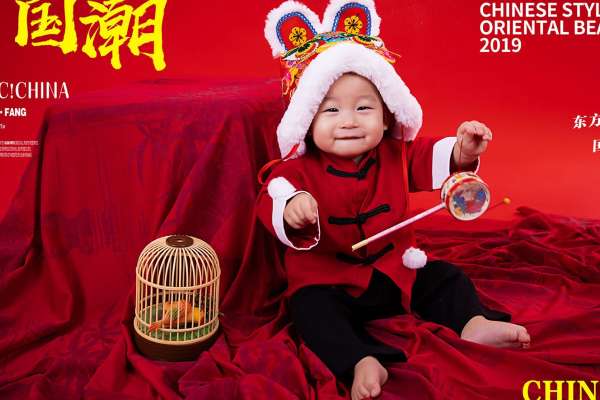 【儿童摄影】·3个主题·80套服装·15张精修·拍摄90分钟