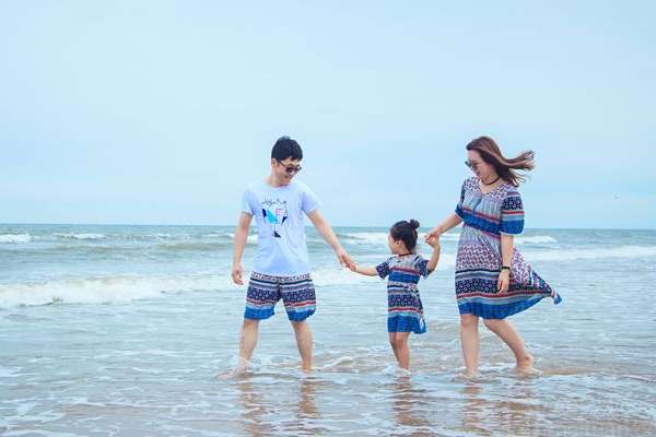 【亲子照】·4套服装·30张精修·拍摄180分钟