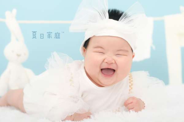 【全家福】·4个主题·3套服装·24张精修·拍摄120分钟