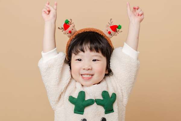 【圣诞照】·1个主题·1套服装·12张精修·拍摄30分钟