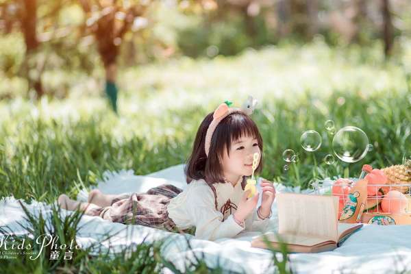 【外景系列】·3个主题·3套服装·25张精修·拍摄150分钟