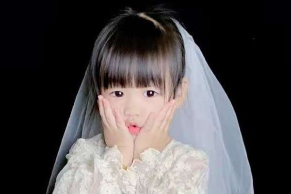 4个主题·4套服装·18张精修·拍摄120分钟