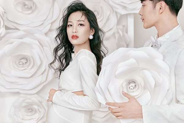 【孕妇照】·2个主题·2套服装·16张精修·拍摄180分钟
