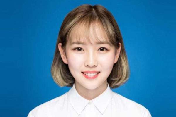 【证件照】·0套服装·1张精修·拍摄10分钟