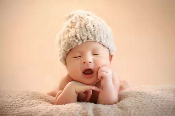 【亲子照】·3个主题·3套服装·28张精修·拍摄90分钟