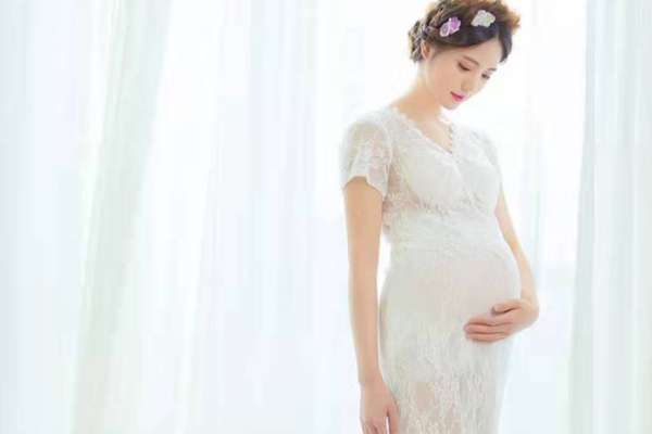 【孕妇照】·3个主题·3套服装·20张精修·拍摄120分钟