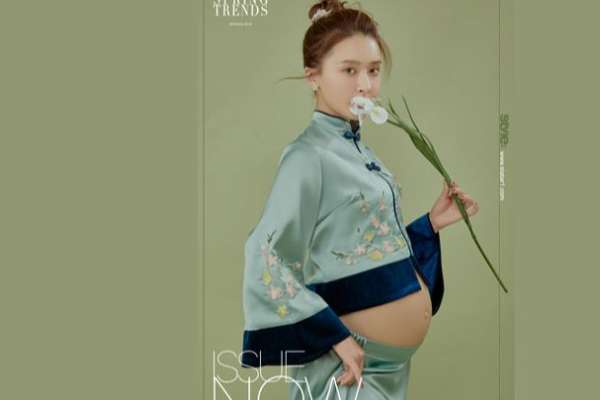 【孕妇照】·3个主题·3套服装·16张精修·拍摄90分钟