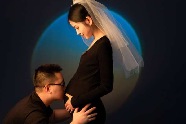 【孕妇照】·3个主题·3套服装·15张精修·拍摄180分钟