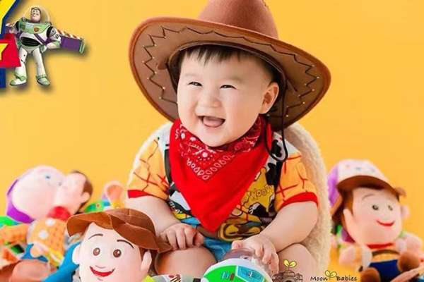【满月照】·8个主题·4套服装·16张精修·拍摄140分钟