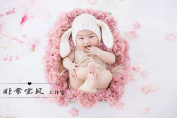10个主题·9套服装·78张精修·拍摄120分钟