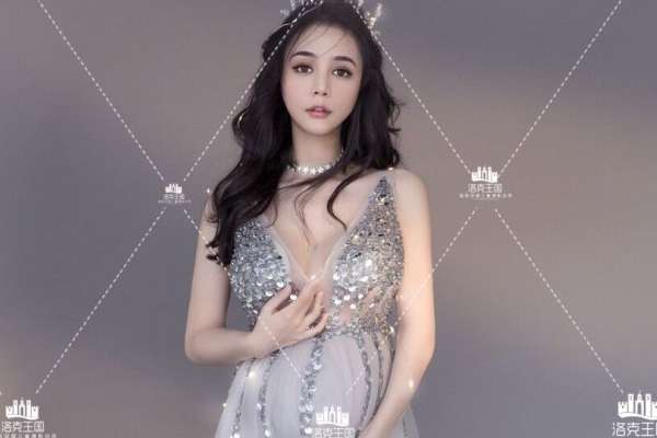 【孕妇照】·3个主题·3套服装·20张精修·拍摄160分钟