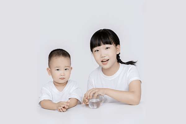 【儿童摄影】·3个主题·4套服装·24张精修·拍摄60分钟