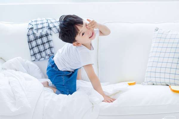 【全家福】·4个主题·4套服装·28张精修·拍摄180分钟