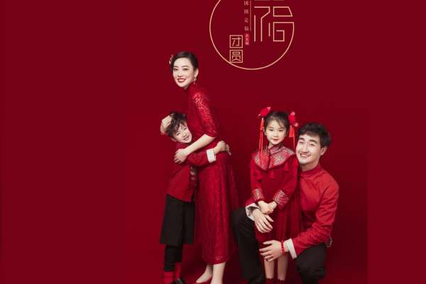 【亲子照】·2个主题·3套服装·8张精修·拍摄90分钟