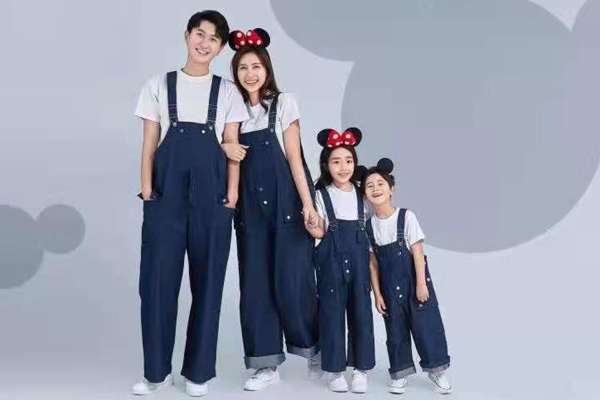 【全家福】·2个主题·6套服装·20张精修·拍摄120分钟
