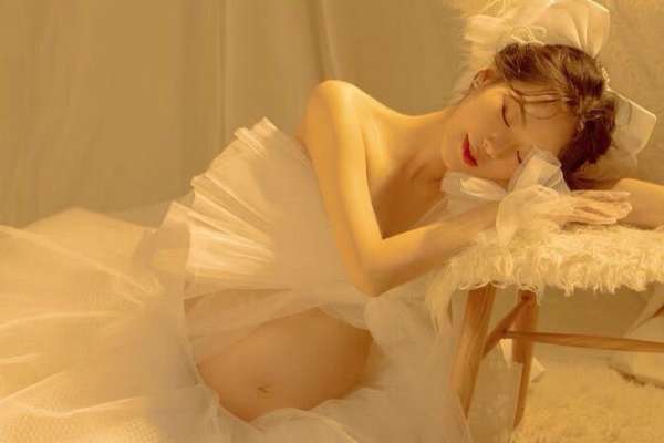 【孕妇照】·2个主题·2套服装·6张精修·拍摄60分钟