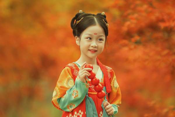 【外景系列】·1个主题·1套服装·1张精修·拍摄60分钟