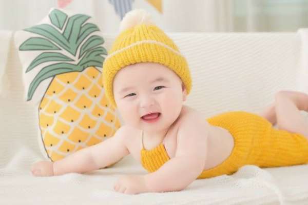 【百天照】·3个主题·3套服装·18张精修·拍摄90分钟