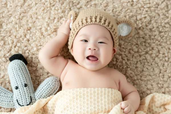 【百天照】·3个主题·3套服装·12张精修·拍摄120分钟
