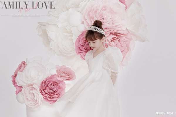 【儿童摄影】·3个主题·3套服装·20张精修·拍摄90分钟