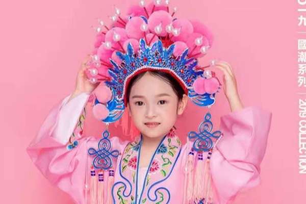 【儿童摄影】·3个主题·3套服装·20张精修·拍摄60分钟