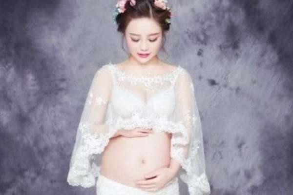 【孕妇照】·3个主题·3套服装·16张精修·拍摄120分钟
