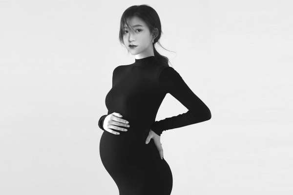 【孕妇照】·3个主题·3套服装·16张精修·拍摄120分钟