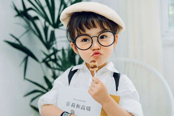 【亲子照】·2个主题·2套服装·10张精修·拍摄150分钟