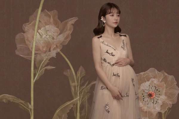 【孕妇照】·3个主题·3套服装·20张精修·拍摄240分钟