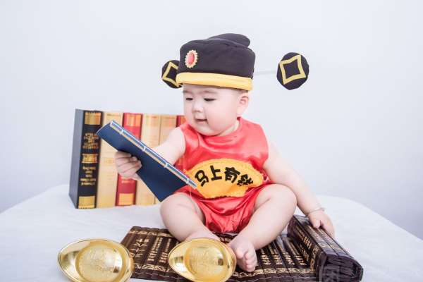 【亲子照】·4个主题·4套服装·24张精修·拍摄100分钟