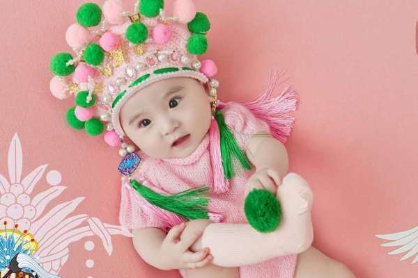 【百天照】·3个主题·3套服装·16张精修·拍摄60分钟