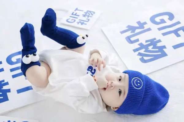 【上门拍】·3个主题·3套服装·20张精修·拍摄90分钟