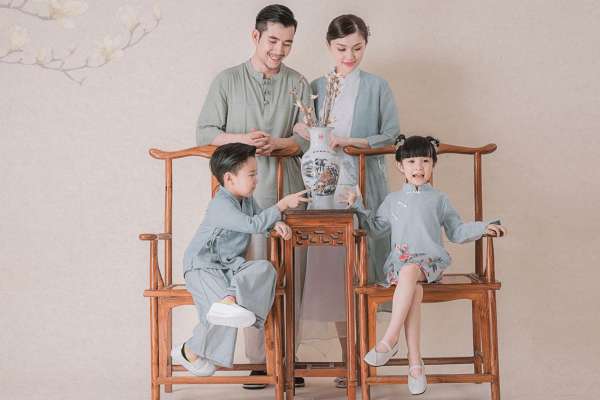 【全家福】·1个主题·6套服装·8张精修·拍摄60分钟