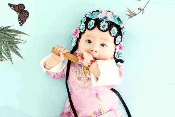 【满月照】·6个主题·6套服装·22张精修·拍摄90分钟