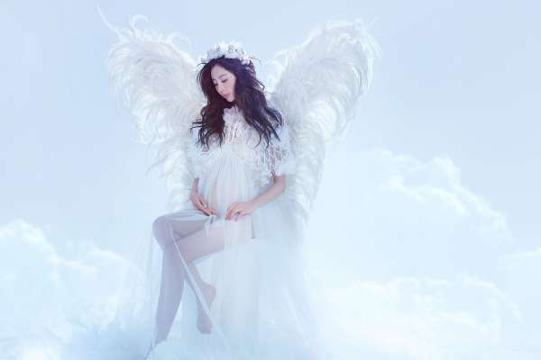 【孕妇照】·3个主题·4套服装·22张精修·拍摄180分钟