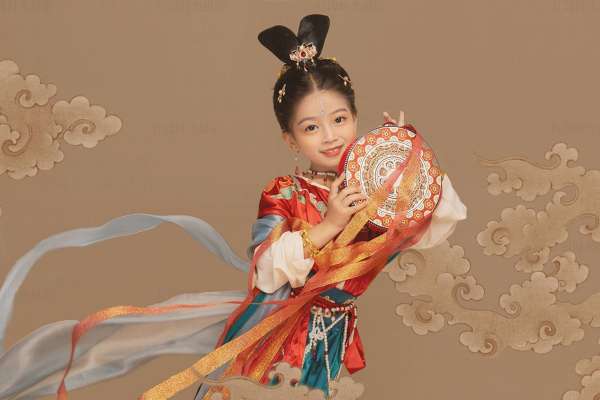【儿童摄影】·4个主题·4套服装·20张精修·拍摄100分钟