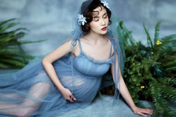 【孕妇照】·2个主题·2套服装·12张精修·拍摄180分钟