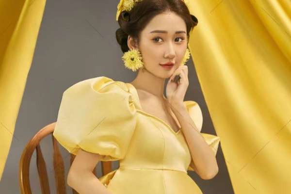 【孕妇照】·2个主题·2套服装·12张精修·拍摄180分钟