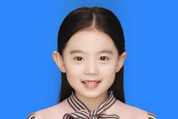 【证件照】·1个主题·0套服装·1张精修·拍摄10分钟