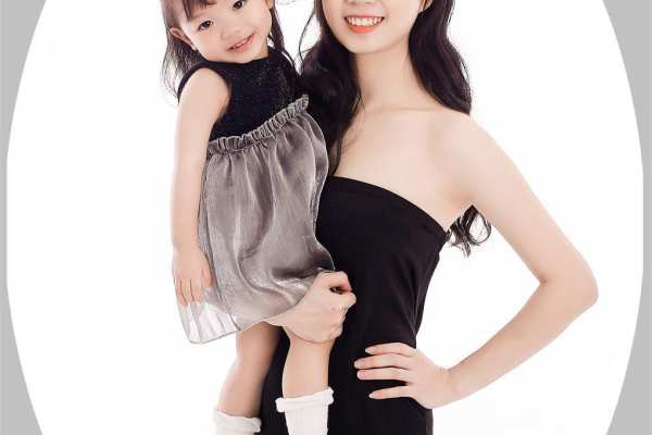 【全家福】·1个主题·1套服装·6张精修·拍摄90分钟