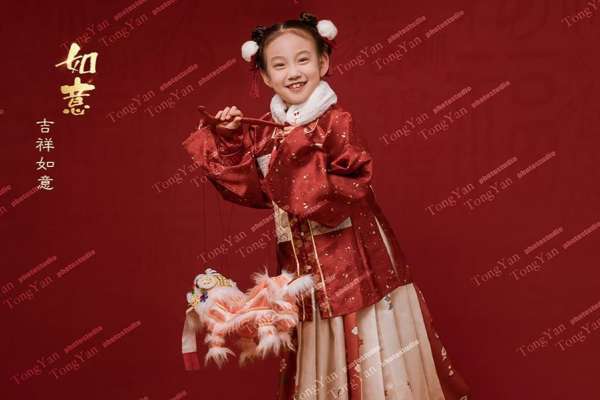 4个主题·4套服装·20张精修·拍摄120分钟