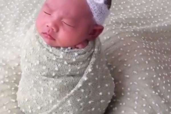 【新生儿】·2个主题·2套服装·10张精修·拍摄120分钟