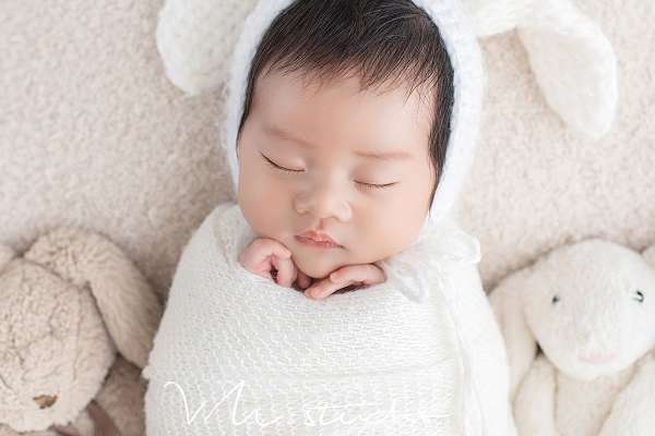 【新生儿】·2个主题·2套服装·12张精修·拍摄90分钟