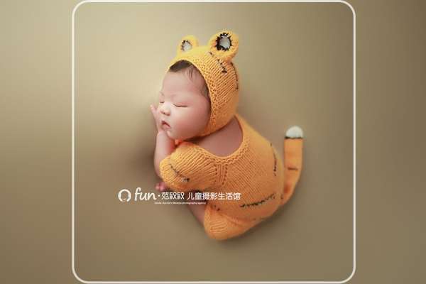 【新生儿】·2个主题·2套服装·4张精修·拍摄45分钟