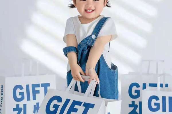 【儿童摄影】·2个主题·2套服装·12张精修·拍摄120分钟